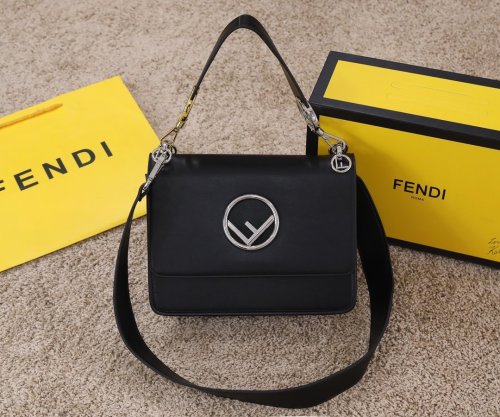 202202SS新作 FENDI フェンディ レディース ショルダーバックスーパーコピー