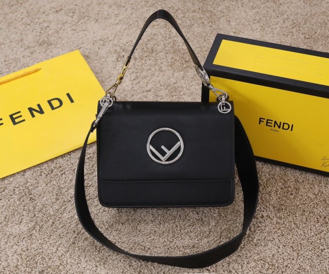 202202SS新作 FENDI フェンディ レディース ショルダーバックスーパーコピー