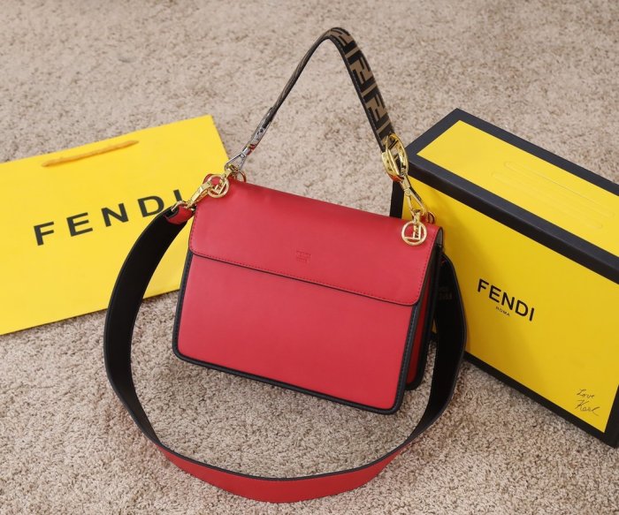 202202SS新作 FENDI フェンディ レディース ショルダーバックスーパーコピー