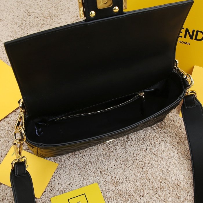 202202SS新作 FENDI フェンディ レディース ショルダーバックスーパーコピー
