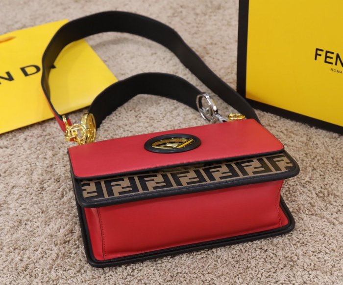 202202SS新作 FENDI フェンディ レディース ショルダーバックスーパーコピー