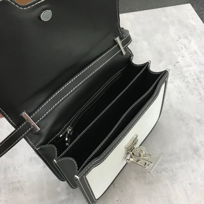 202202SS新作Burberryバーバリー レディース ショルダーバック スーパーコピー