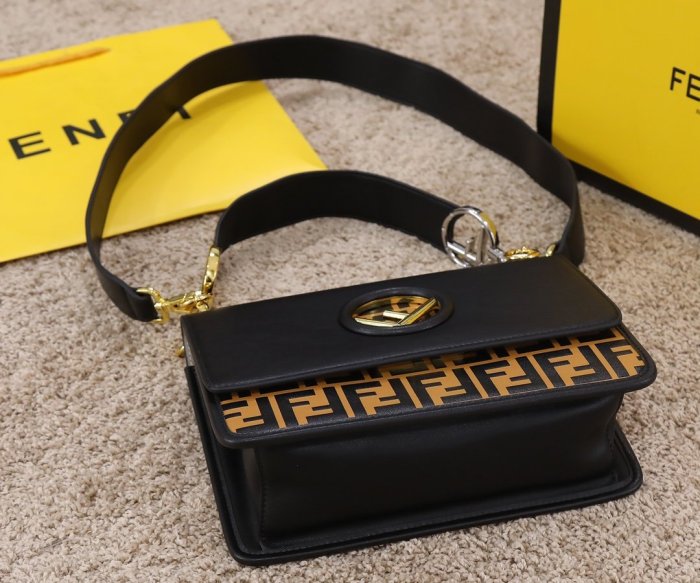 202202SS新作 FENDI フェンディ レディース ショルダーバックスーパーコピー