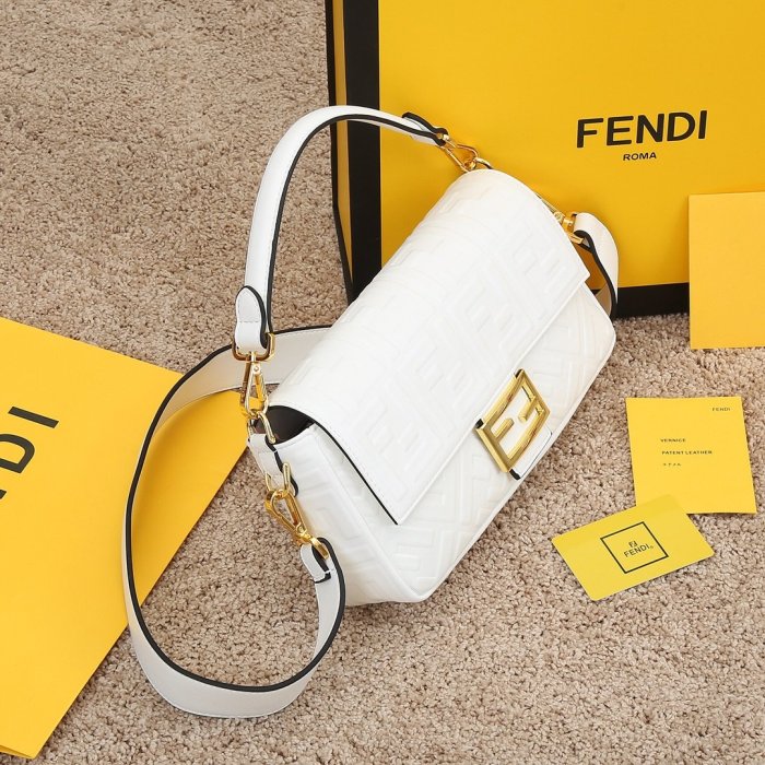 202202SS新作 FENDI フェンディ レディース ショルダーバックスーパーコピー