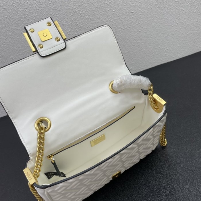 202202SS新作 FENDI フェンディ レディース ショルダーバックスーパーコピー