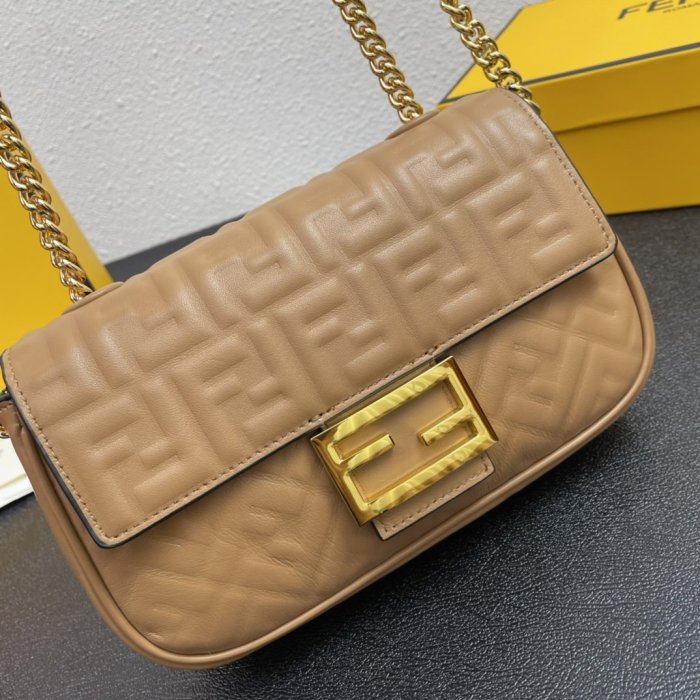 202202SS新作 FENDI フェンディ レディース ショルダーバックスーパーコピー