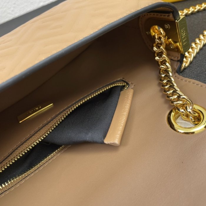 202202SS新作 FENDI フェンディ レディース ショルダーバックスーパーコピー