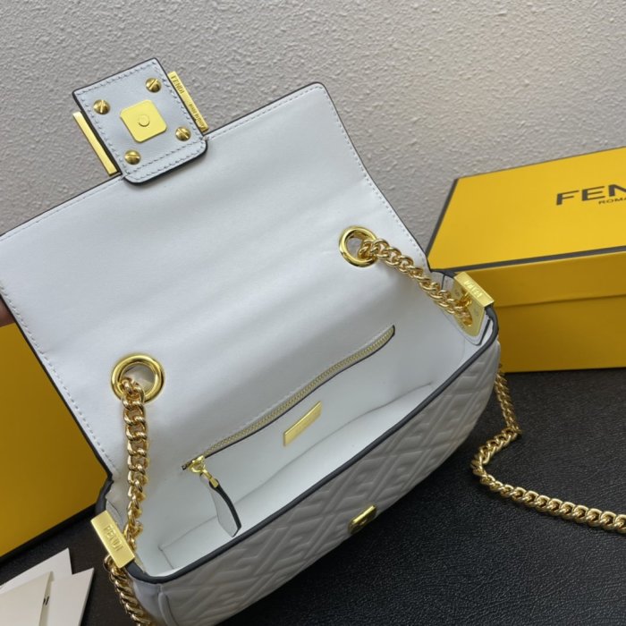 202202SS新作 FENDI フェンディ レディース ショルダーバックスーパーコピー