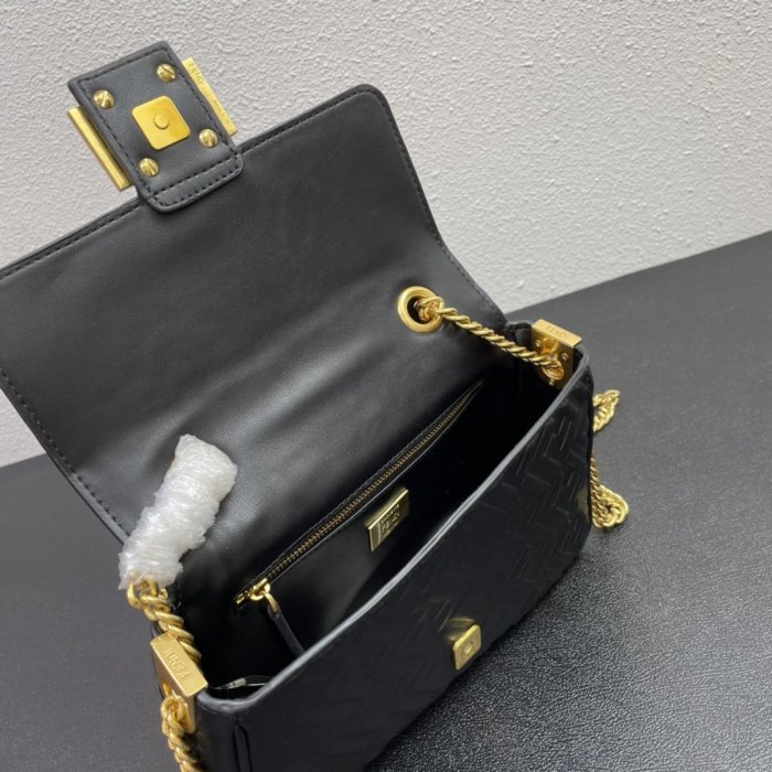 202202SS新作 FENDI フェンディ レディース ショルダーバックスーパーコピー