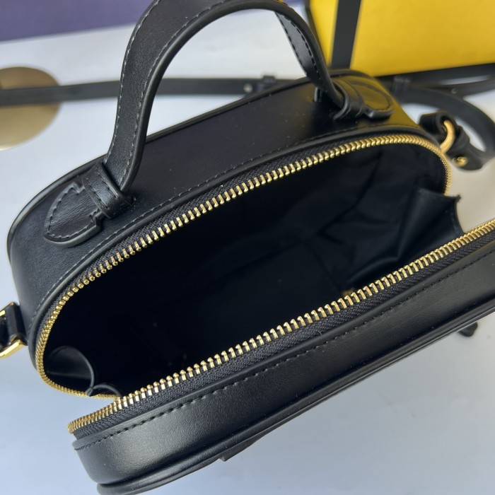 202202SS新作 FENDI フェンディ レディース ショルダーバックスーパーコピー