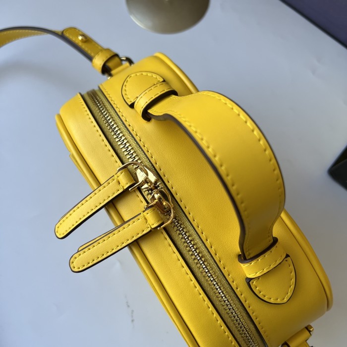 202202SS新作 FENDI フェンディ レディース ショルダーバックスーパーコピー