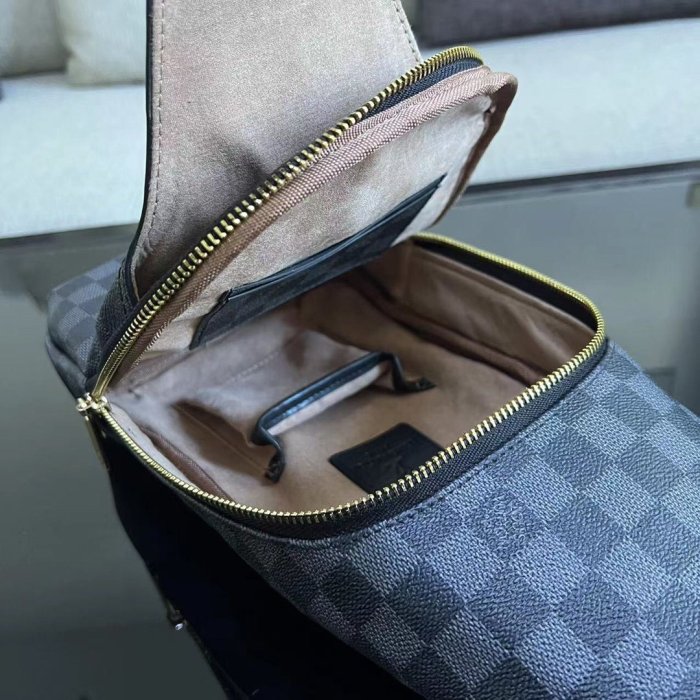 202203SS新作 Louis Vuitton ルイヴィトンメンズ ショルダーバッグスーパーコピー