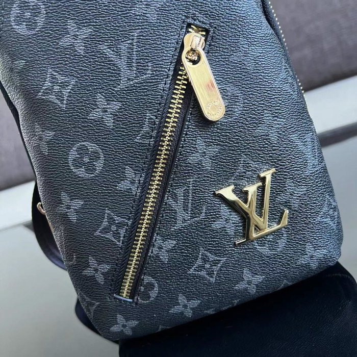 202203SS新作 Louis Vuitton ルイヴィトンメンズ ショルダーバッグスーパーコピー