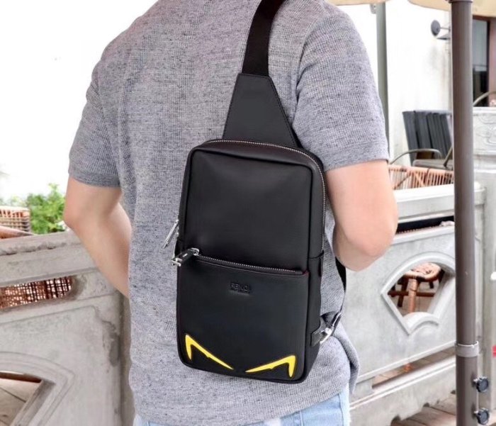 202203SS新作 FENDI フェンディ ショルダーバッグスーパーコピー