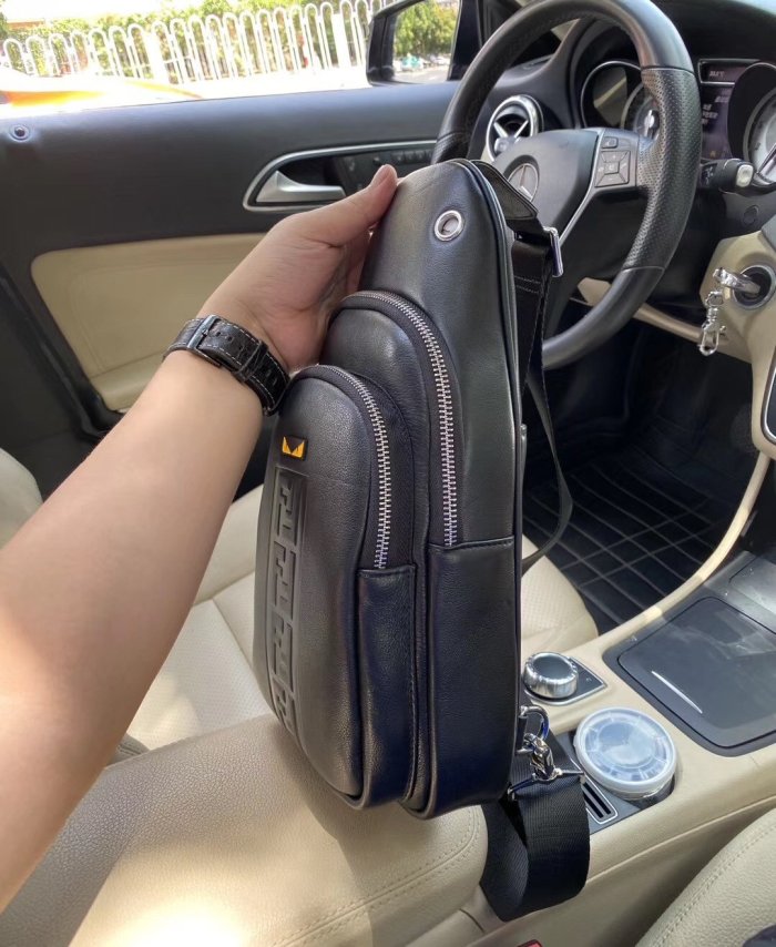 202203SS新作 FENDI フェンディ ショルダーバッグスーパーコピー