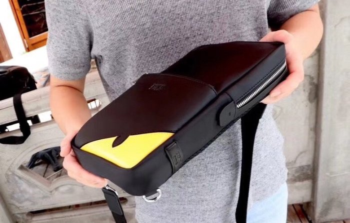 202203SS新作 FENDI フェンディ ショルダーバッグスーパーコピー