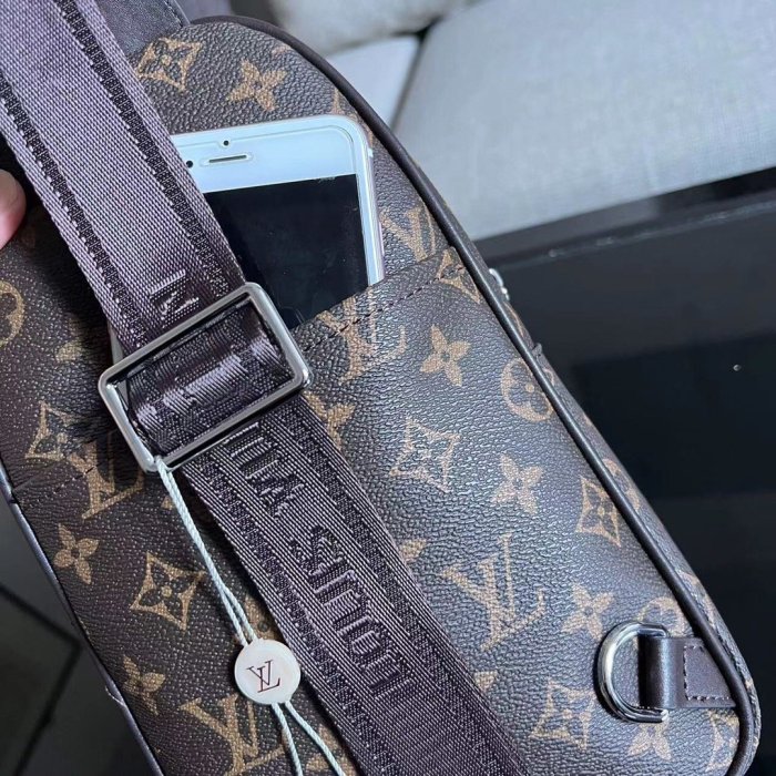 202203SS新作 Louis Vuitton ルイヴィトンメンズ ショルダーバッグスーパーコピー