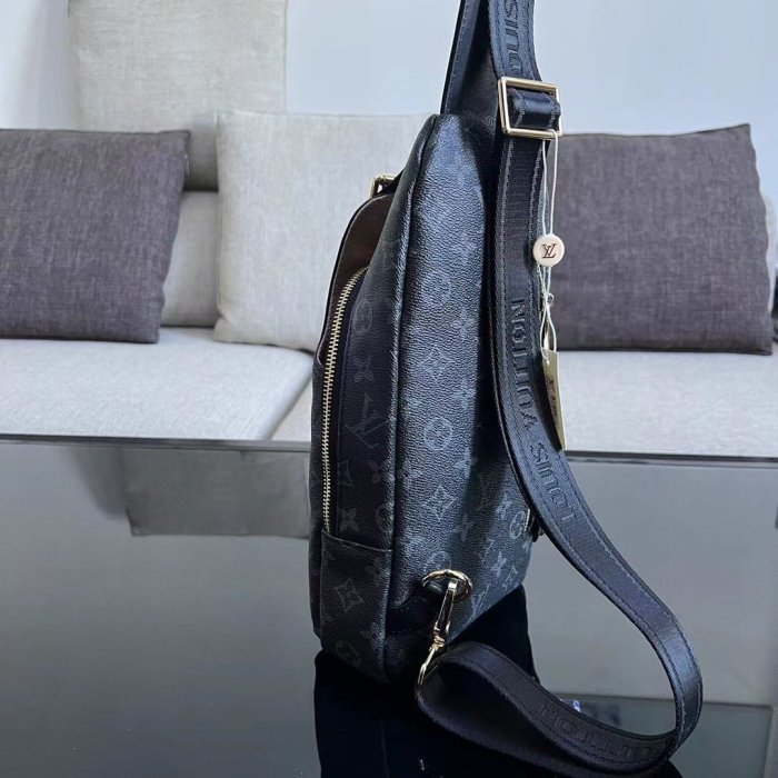 202203SS新作 Louis Vuitton ルイヴィトンメンズ ショルダーバッグスーパーコピー