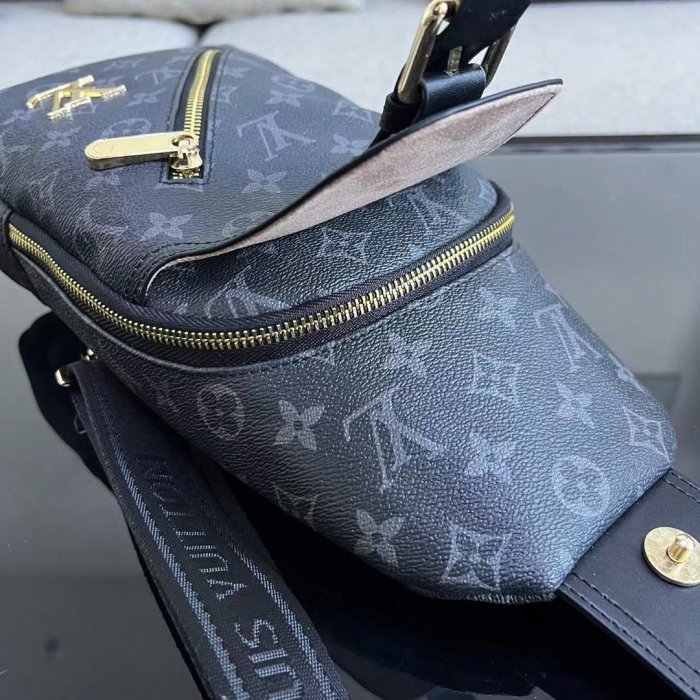 202203SS新作 Louis Vuitton ルイヴィトンメンズ ショルダーバッグスーパーコピー