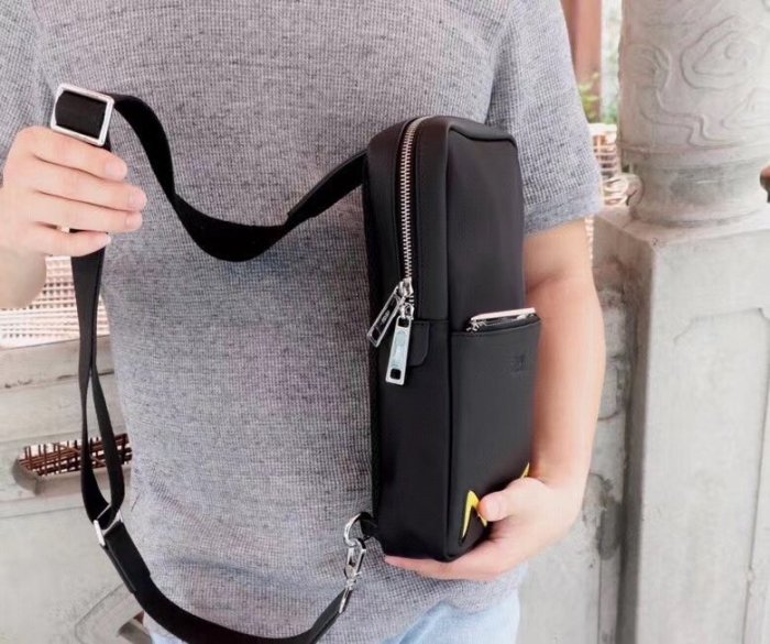 202203SS新作 FENDI フェンディ ショルダーバッグスーパーコピー