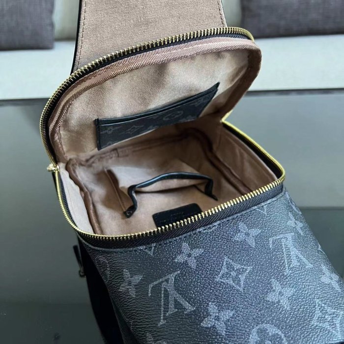 202203SS新作 Louis Vuitton ルイヴィトンメンズ ショルダーバッグスーパーコピー