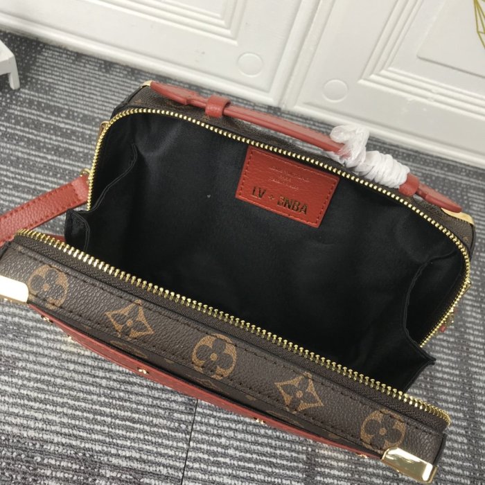 202203SS新作 Louis Vuitton ルイヴィトンメンズ ショルダーバッグスーパーコピー