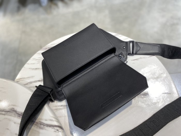 202203SS新作 Louis Vuitton ルイヴィトンメンズ ショルダーバッグスーパーコピー