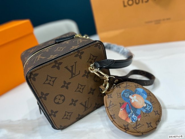 202203SS新作 Louis Vuitton ルイヴィトン レディース ショルダーバックスーパーコピー