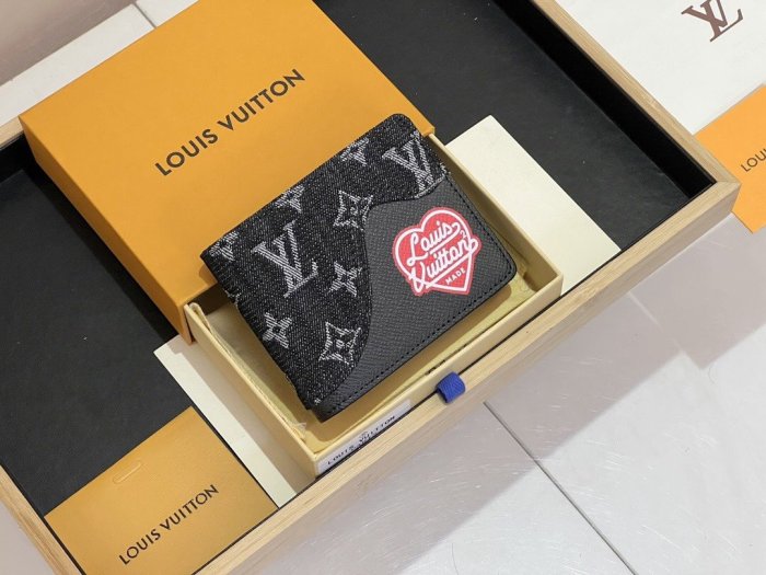 202204SSルイヴィトン LOUIS VUITTON 新作通販 短財布スーパーコピー2色