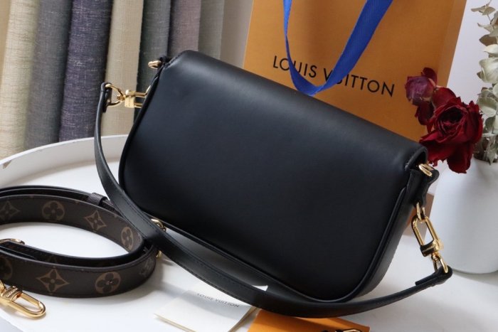 202204SS新作 Louis Vuitton ルイヴィトン レディース ショルダーバックスーパーコピー
