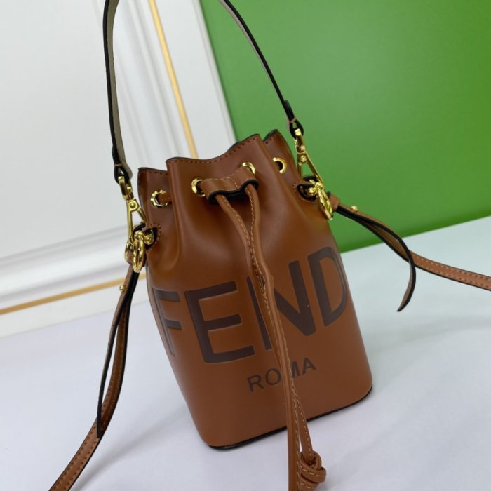202204SS新作FENDI フェンディ レディース ショルダーバックスーパーコピー