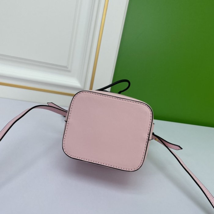 202204SS新作FENDI フェンディ レディース ショルダーバックスーパーコピー