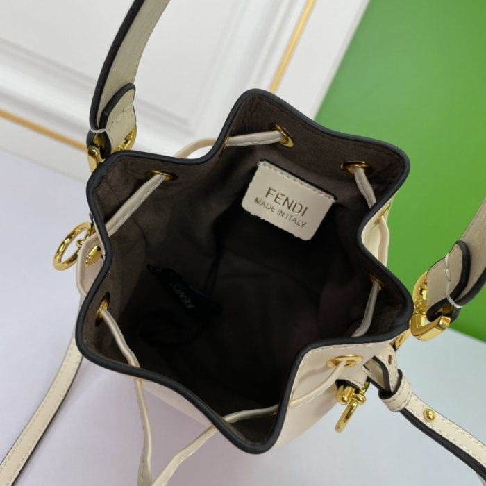 202204SS新作FENDI フェンディ レディース ショルダーバックスーパーコピー