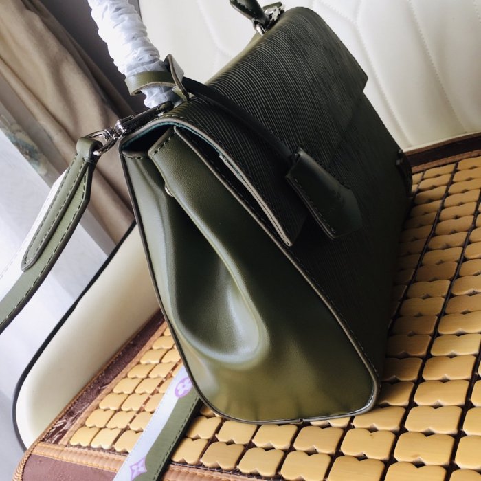 202204SS新作 Louis Vuitton ルイヴィトン レディース ショルダーバックスーパーコピー