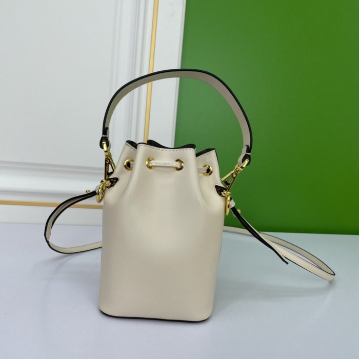 202204SS新作FENDI フェンディ レディース ショルダーバックスーパーコピー