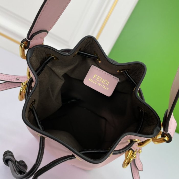 202204SS新作FENDI フェンディ レディース ショルダーバックスーパーコピー