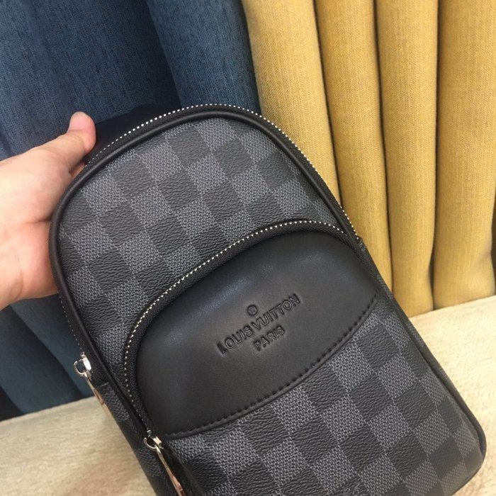202204SS新作 Louis Vuitton ルイヴィトン メンズ ショルダーバッグスーパーコピー