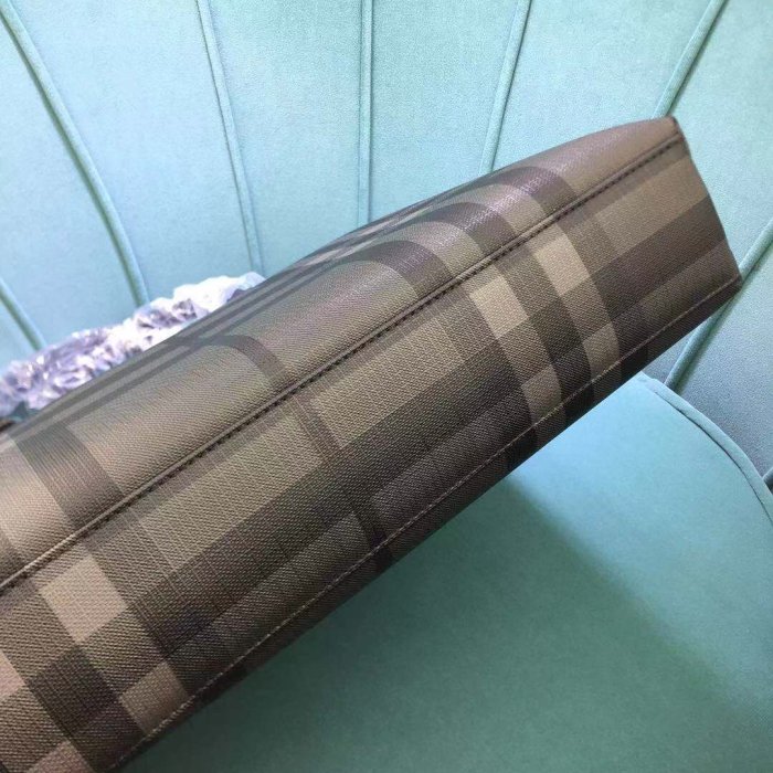 202204SS新作 バーバリーBurberry メンズ ハンドバックスーパーコピー