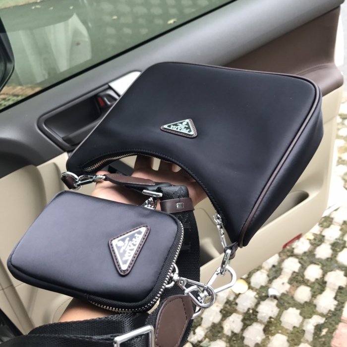 202204SS プラダPrada メンズ ショルダーバックスーパーコピー