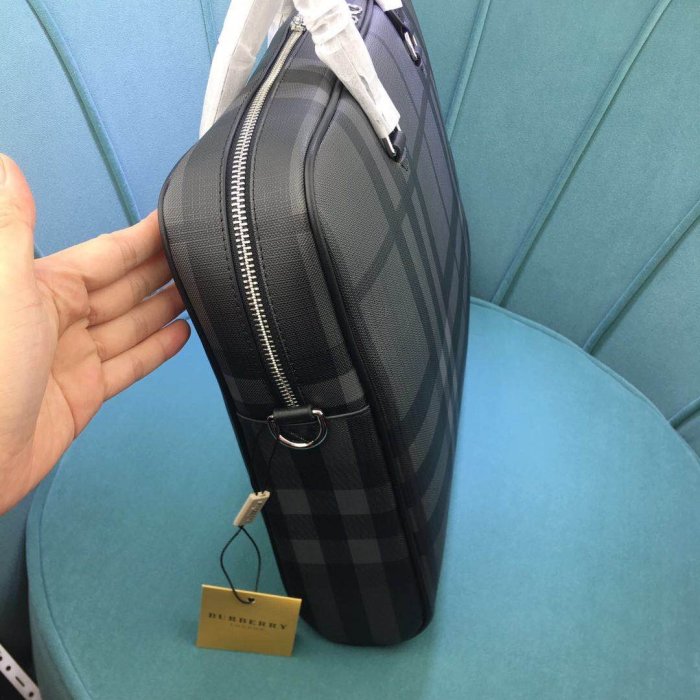 202204SS新作 バーバリーBurberry メンズ ハンドバックスーパーコピー