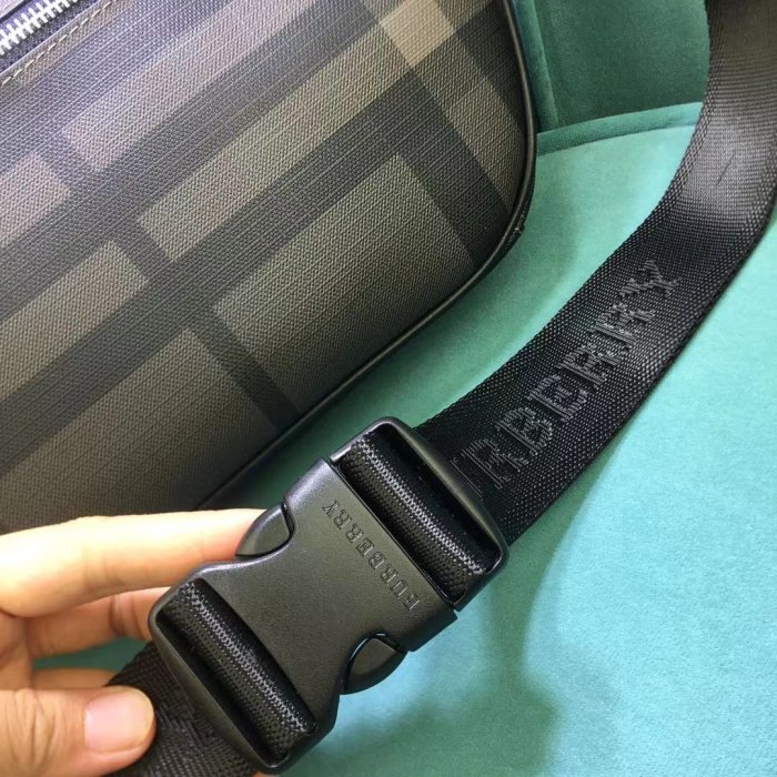 202204SS新作 バーバリーBurberry メンズ ショルダーバックスーパーコピー