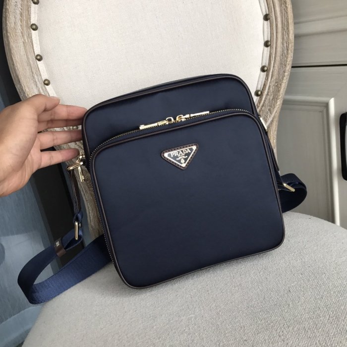 202204SS プラダPrada メンズ ショルダーバックスーパーコピー
