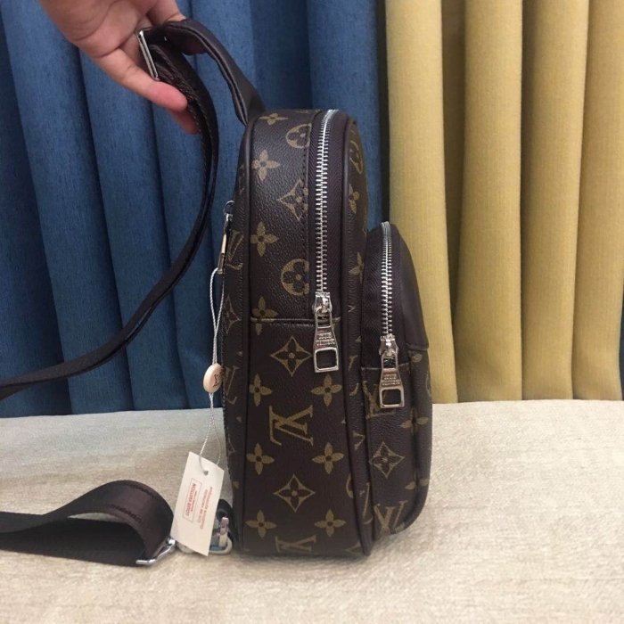 202204SS新作 Louis Vuitton ルイヴィトン メンズ ショルダーバッグスーパーコピー
