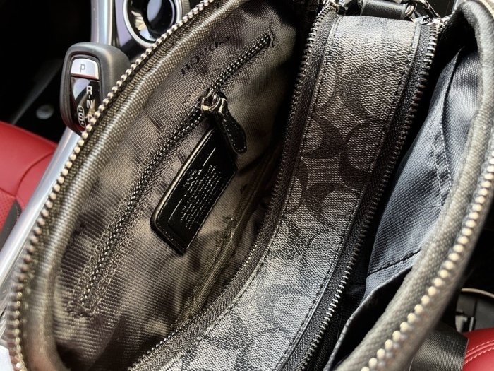 202204SS コーチCoach メンズ ショルダーバッグスーパーコピー