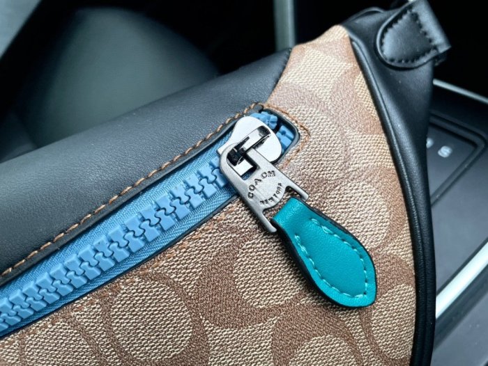 202204SS コーチCoach メンズ ショルダーバッグスーパーコピー