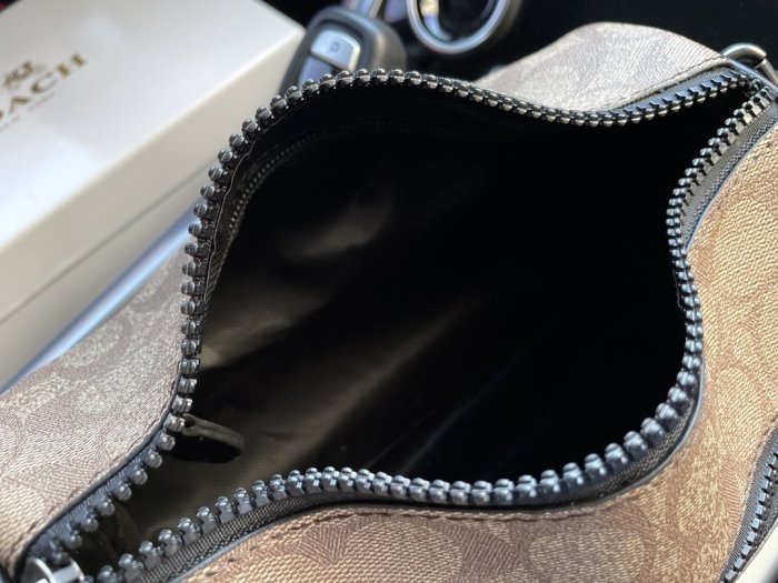 202204SS コーチCoach メンズ ショルダーバッグスーパーコピー