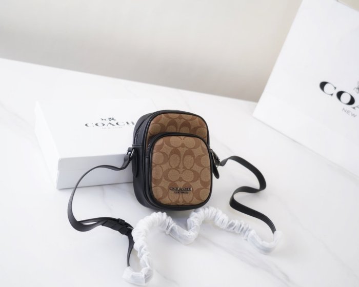 202204SS コーチCoach メンズ ショルダーバッグスーパーコピー
