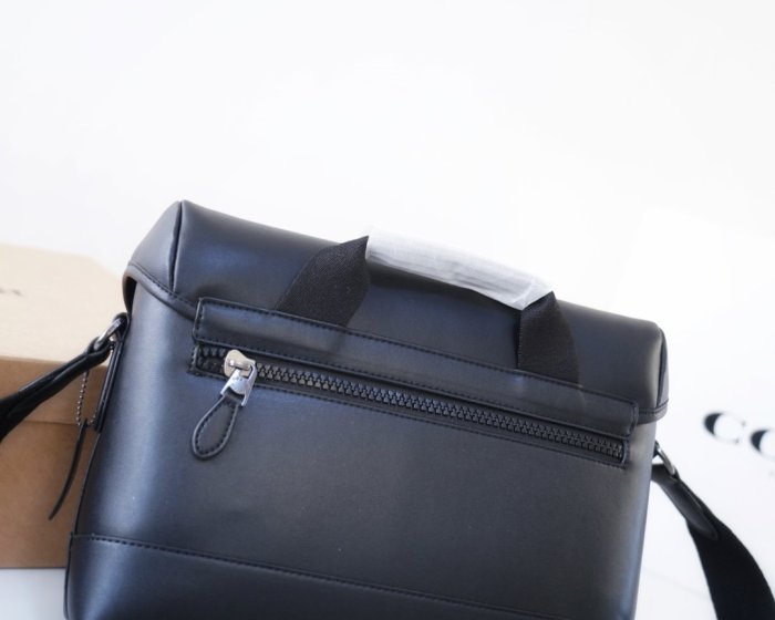 202204SS コーチCoach メンズ ショルダーバッグスーパーコピー