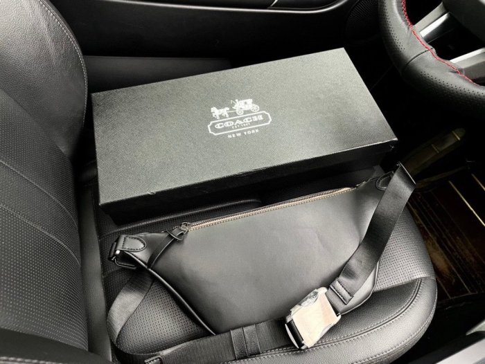 202204SS コーチCoach メンズ ショルダーバッグスーパーコピー
