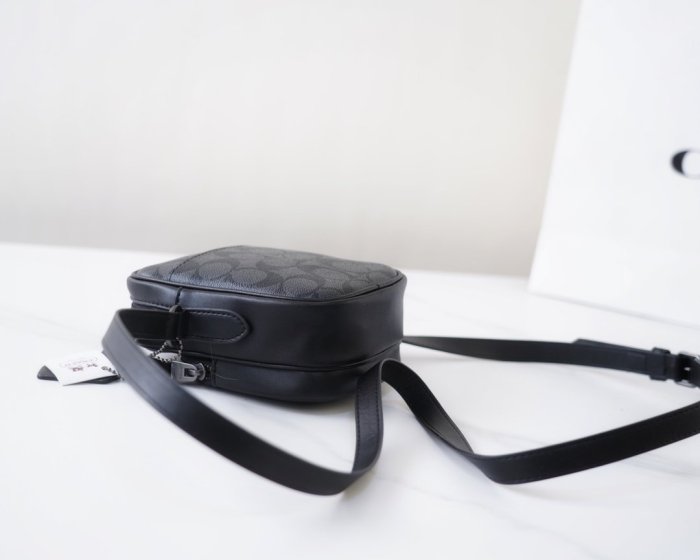 202204SS コーチCoach メンズ ショルダーバッグスーパーコピー